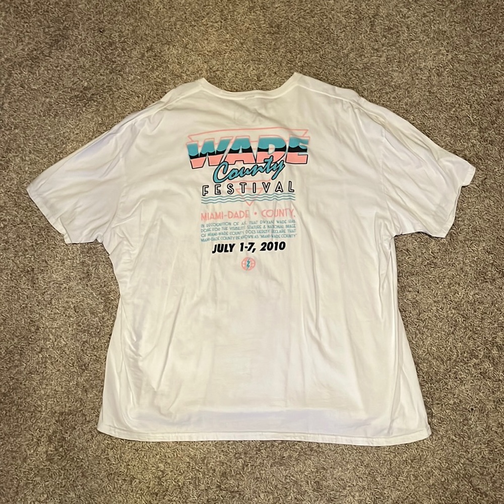 Mens D Wade county t shirt